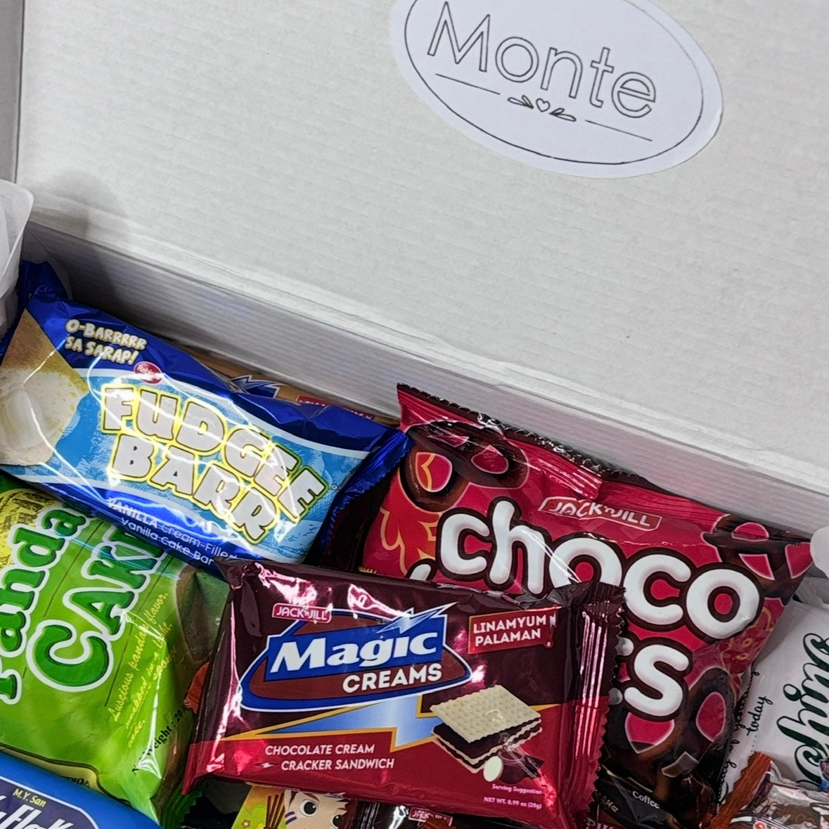 (Philippine) SNACK GIFT BOX MIX VARIETY SNACKS 1.80lbs. (30 oz.) OF FILIPINO SNACKS, MIX Snacks Set