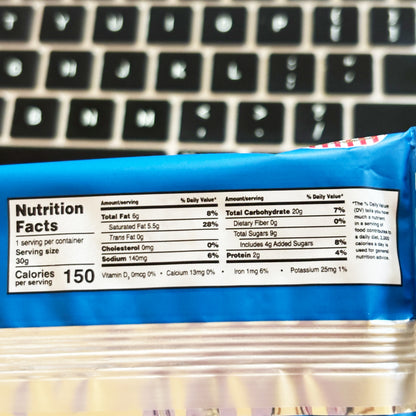 M.Y, San Sky Flakes Cracker Sandwich Condensada (Sweet Milk) 10.58 oz